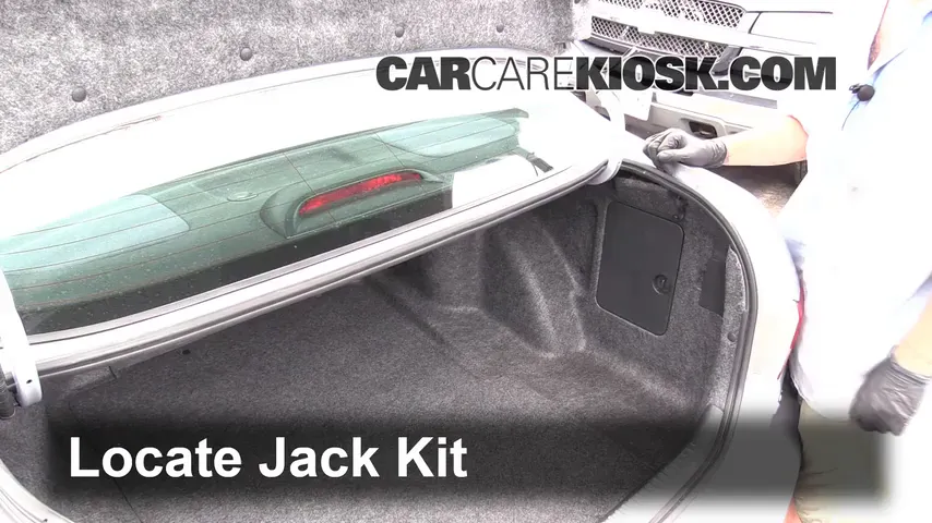 2005 Honda Accord EX 3.0L V6 Sedan (4 Door) Pneus et roues Changer un pneu crevé